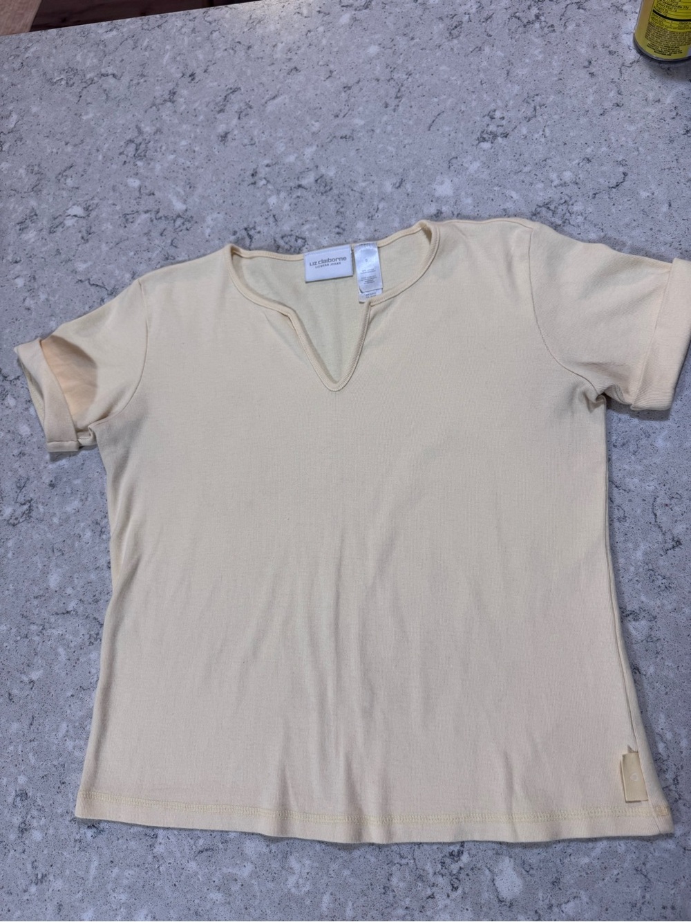 Liz Claiborne Pale Yellow Notch-Neck Short Sleeve Tee